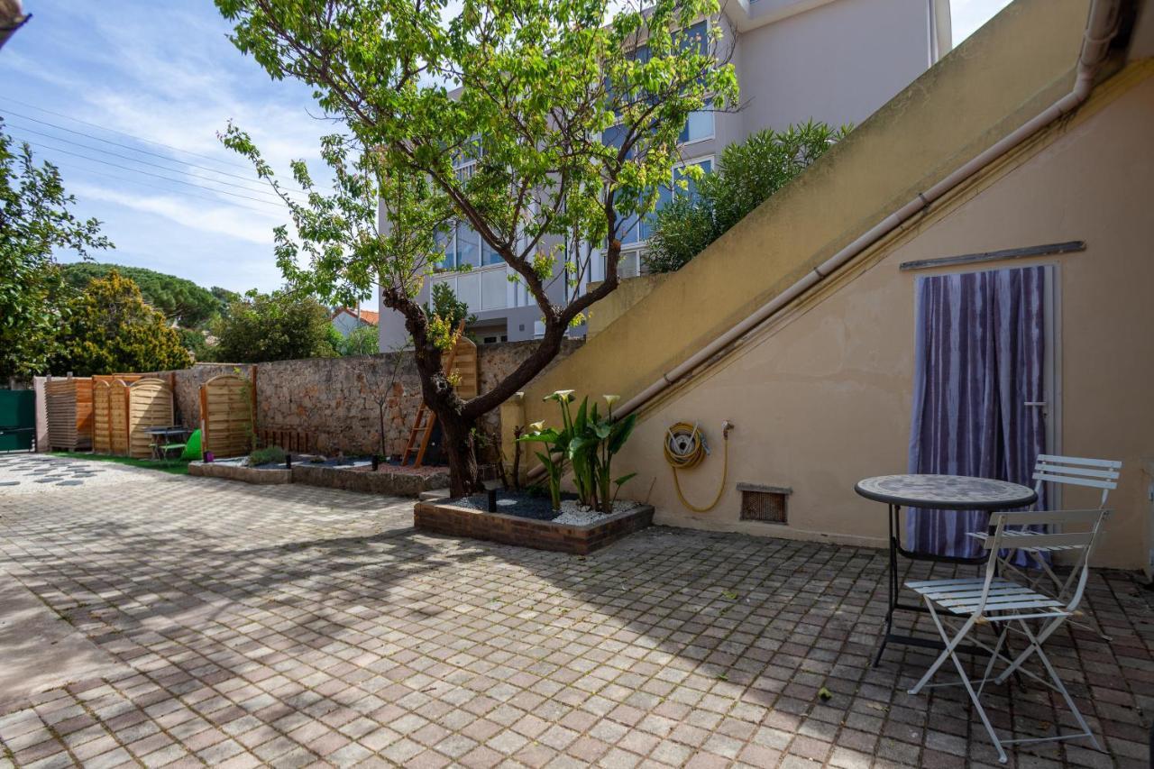 Love Room Avec Balneo Toulon Exterior photo